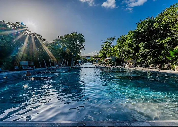 Ground F Htub, Jungle Sanctuary Beach Walkable !