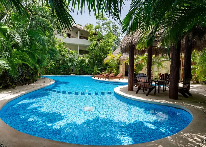 Spacious Condo With Pool In Gated Community