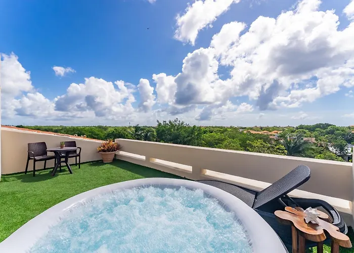 Private Jacuzzi, Starlink, Golf-View Terrace - Puerto Aventuras