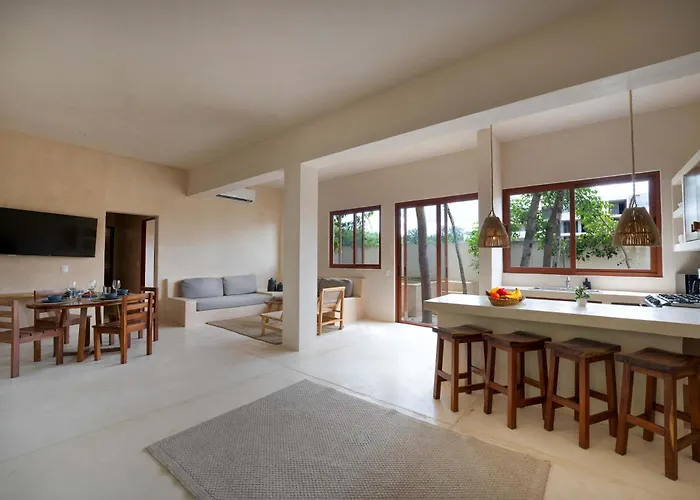Luxe Ground-Floor 3Br Jungle Haven With Plunge Pool