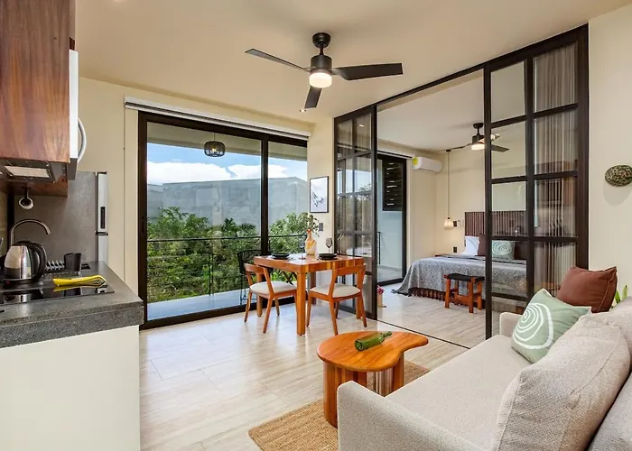 Beautiful And Bright Studio Close To The Sea