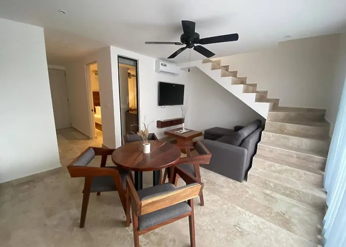 Spacious And Comfortable Ph With Private Pool In Zama