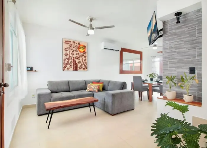 Family House With Pool In Playa Del Carmen