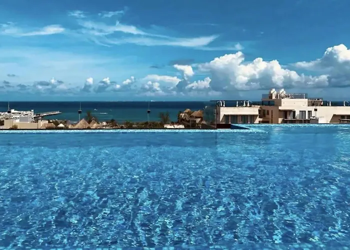 Playa Retreat With Pool, Near 5Th Avenue & Beach
