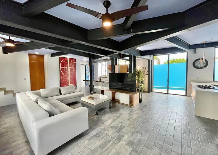 Casa Gigante De Lujo, Con Piscina Privada, 4 Amplias Habitaciones Con Bano Privado