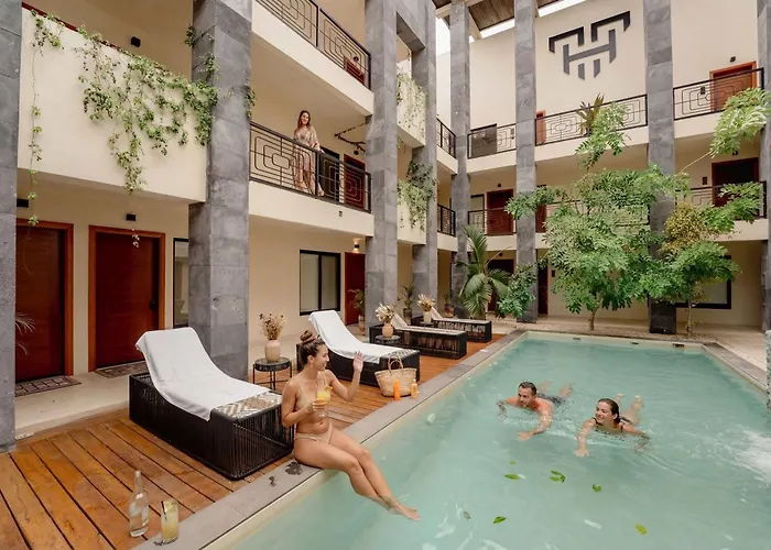 Talulah Living 3Br Apt - Private & Shared Pool