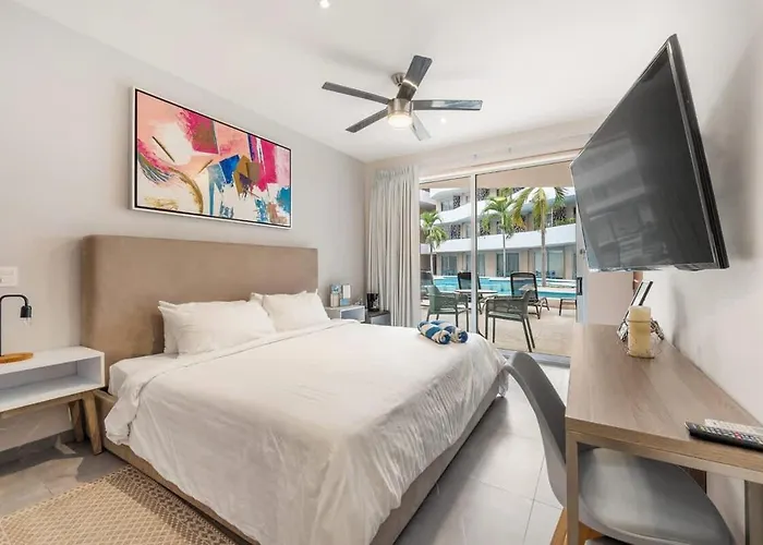 2Bed Apartment 500M From Beach