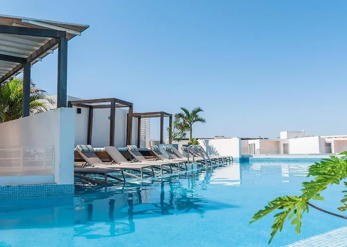 Luxury Condo In Central Location