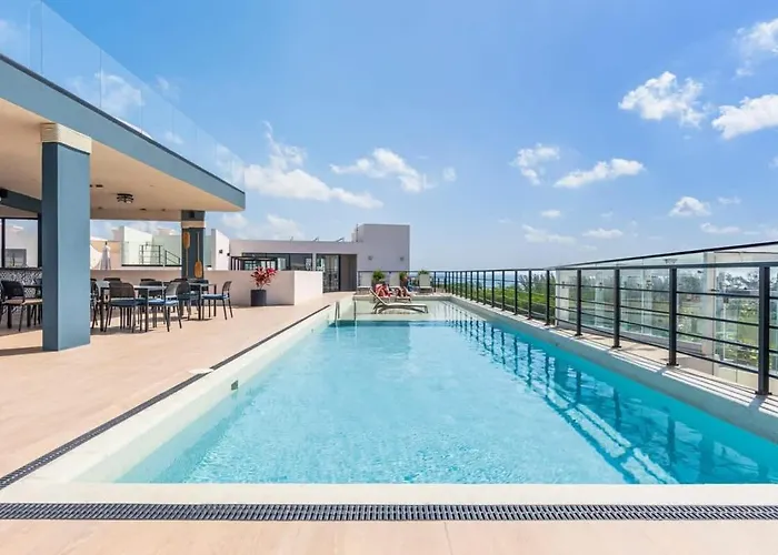 2Br Condo W Private Rooftop Pool Near Beach