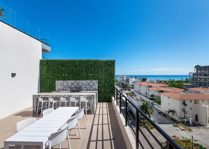 3Br Penthouse W Private Rooftop Pool And Bbq