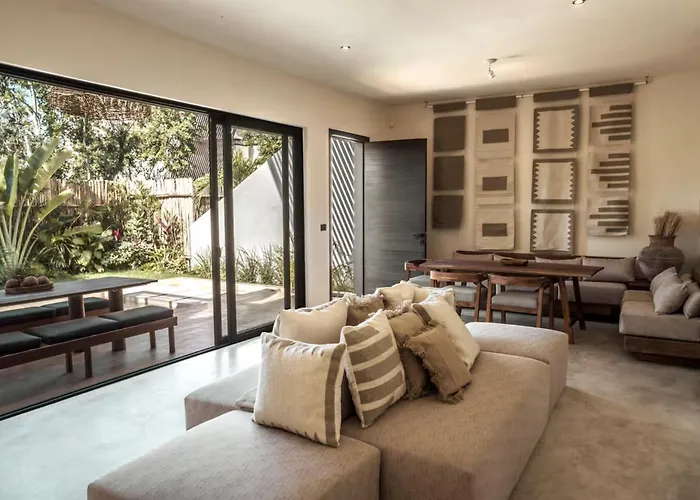 Enchanting 4Br Villaδ Pool& Rooftopδprime Location