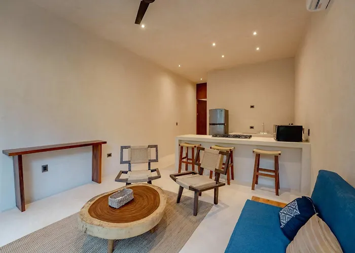 Stylish 1Br Retreat In Holistika With Private Pool