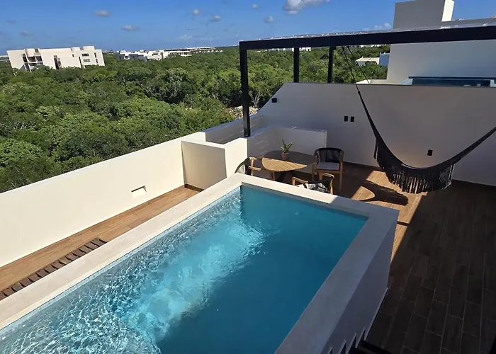 Luxury 2 Bd Roof Top Private Pool - Jungle View