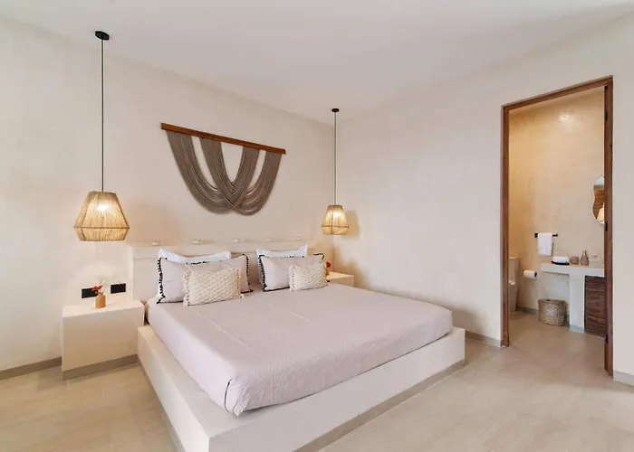 Boho Suite With Swim-Up Pool - La Veleta