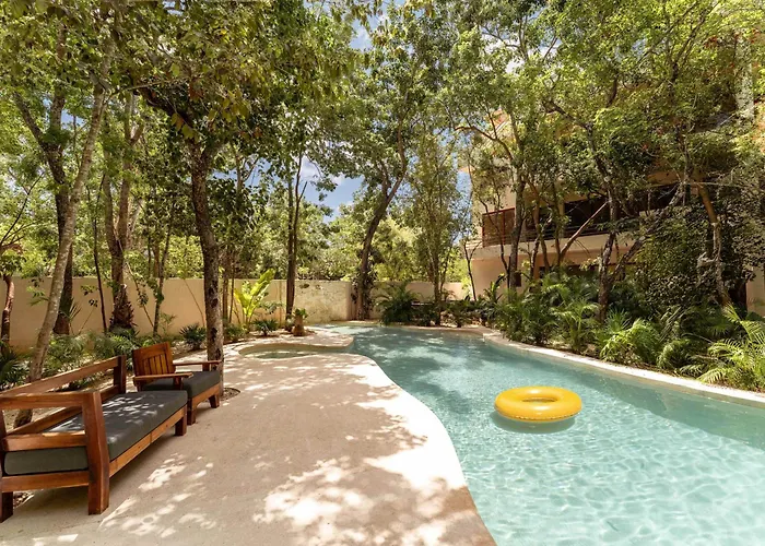 Modern Ground-Level 3Br Retreat With Private Pool