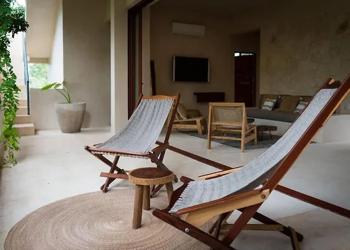 Private 6Br Jungle Compound With Rooftop Pool