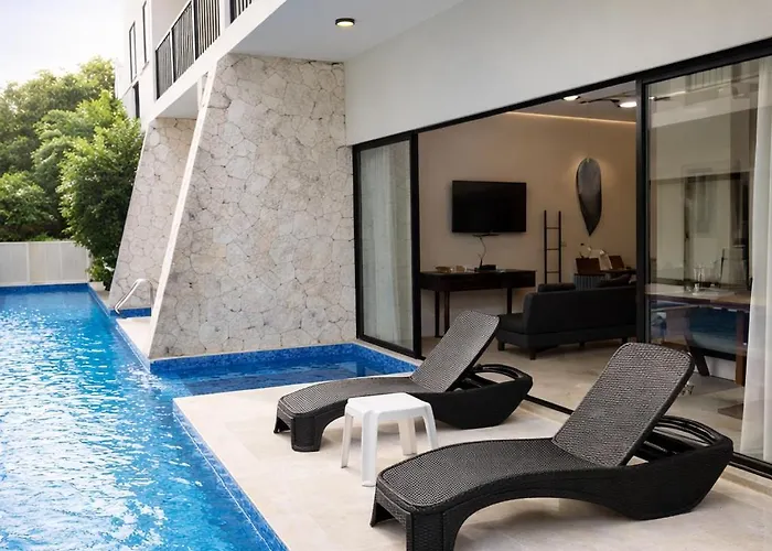 Heushaven 2 Bed Swim-Up, Griljacuzzialdea Zama