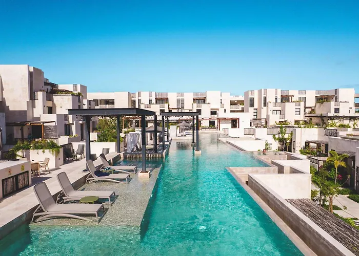 Luxury 2Br Retreat With Private Pool & Spa