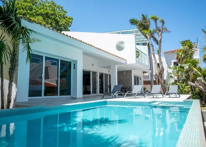 3Br Casa Matuk I Steps From Spectacular Beach I Private Pool