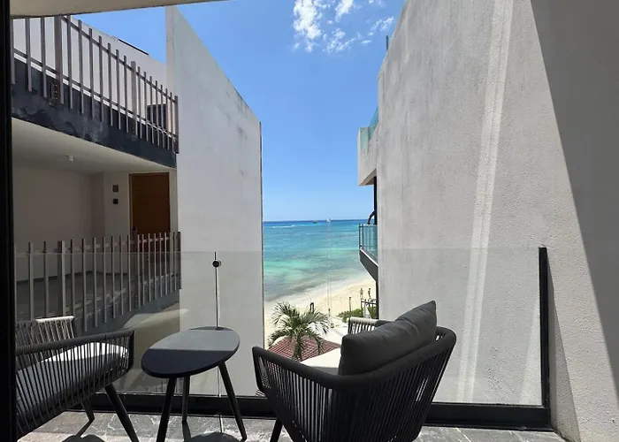 Oceanfront Condo Top Location Near 5Th Ave