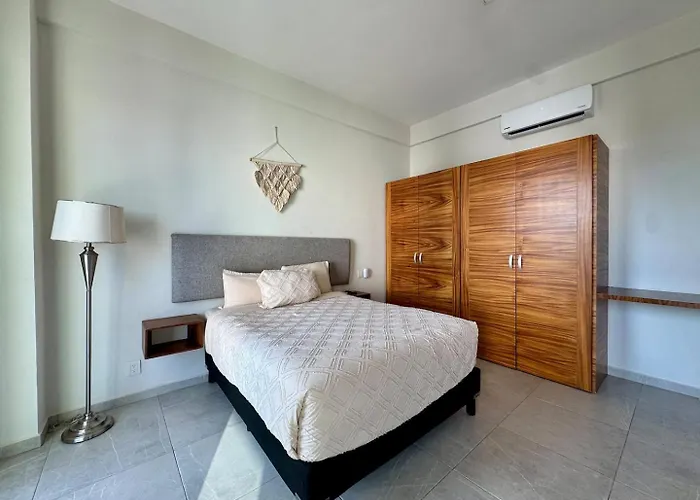 Ideal Area, Comfy Bed, 4 Blocks From 5Th & Shops
