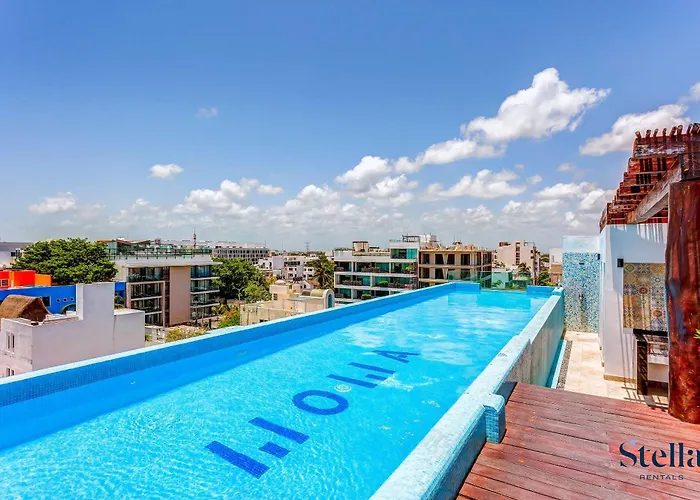 Premium Location Steps To 5Th, Rooftop Pool & Bbq