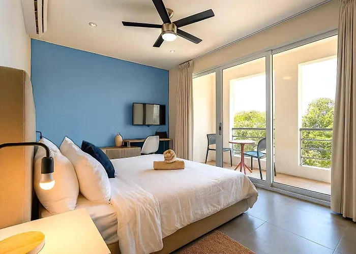 Luxury Condo 1Br Kitchen Ac Gym Pool Cinema