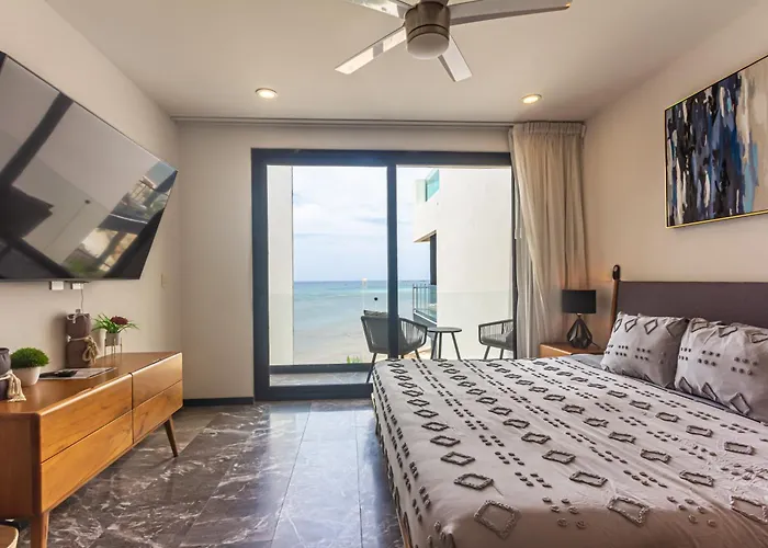Oceanfront Condo Top Location Near 5Th Ave