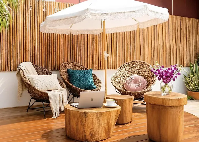 Boutique Centro King&2BR Suites, Sleeps 2-8, Beach, La Quinta, ADO, Ferry 4 Min, Kitchen, AC