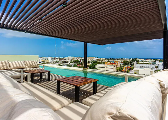 Seaview Roof Pool, Gym Onsite, 4 Blocks To 5Th Ave