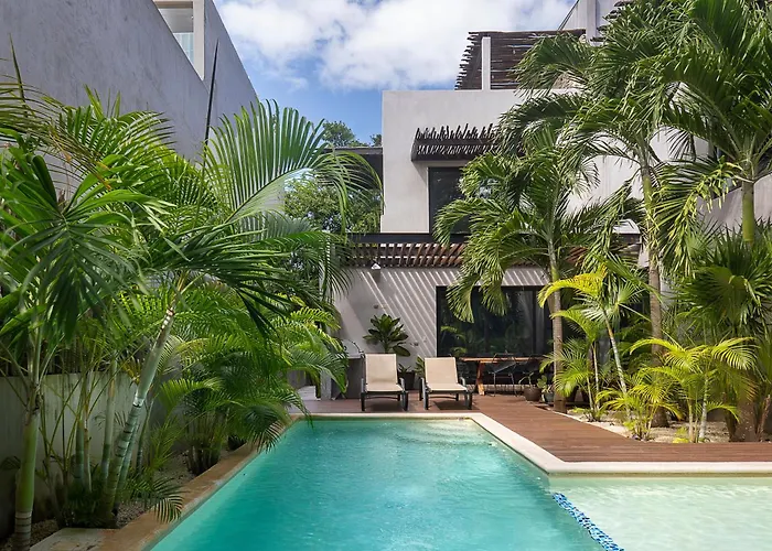 Mayan Culture Villa With Rooftop Pool