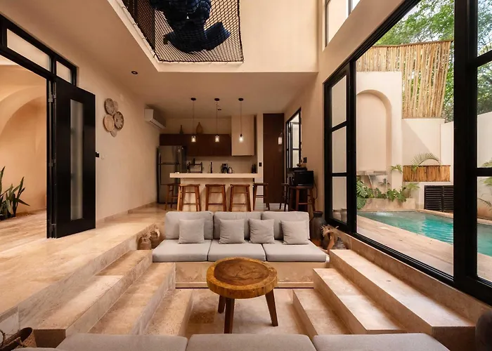 Luxury 4 Bedroom Villa With Private Rooftop Pool