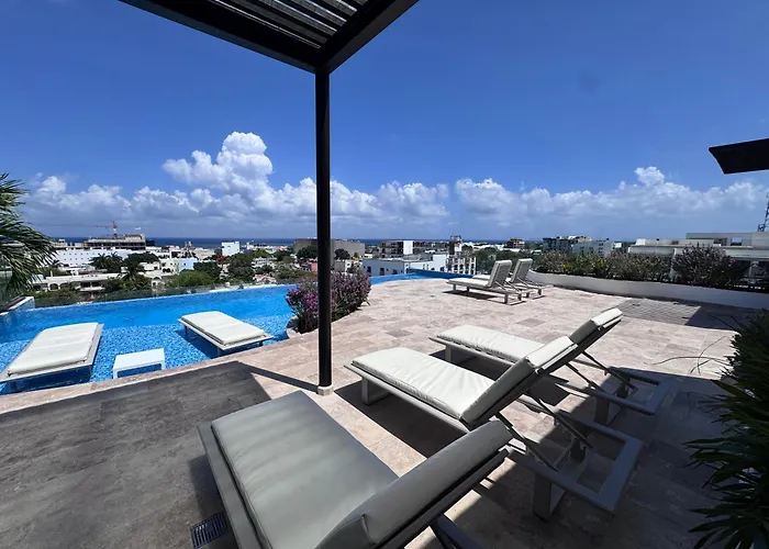 Stylish Studio Near 5Th Avenue With Ocean Views