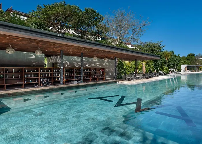 Luxury Tropical Retreat In Playacar