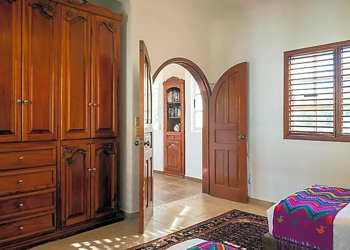 Casa Zarah - Hacienda Family Home - Pool And 2-Block To Beach