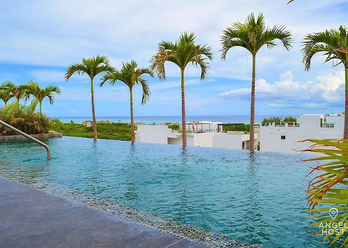Studio W Rooftop Pool, Coco Beach Steps