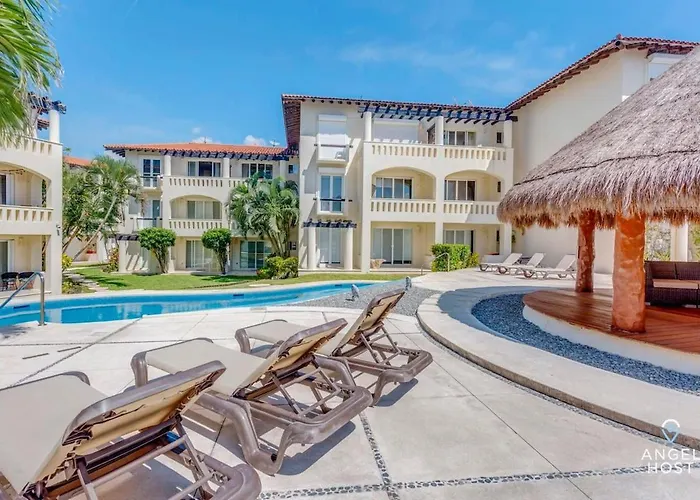 Pool, Gazebo, Parking, 2 Blocks To Beach & 5Th Ave