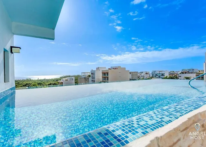 Ocean-View Studio W Gym, Pool & Balcony