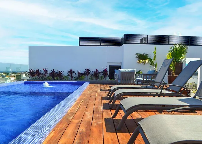 Luxe Top-Floor Incredible Roof Pool At Complex