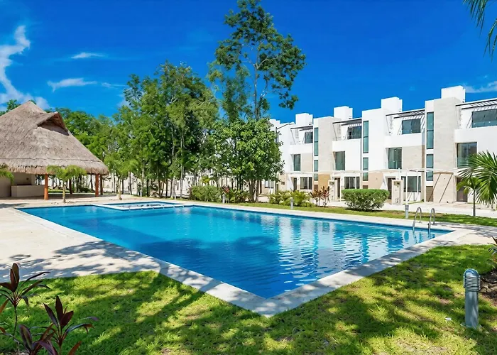 Stylish & Bright Contemporary 3Bd I Pool!