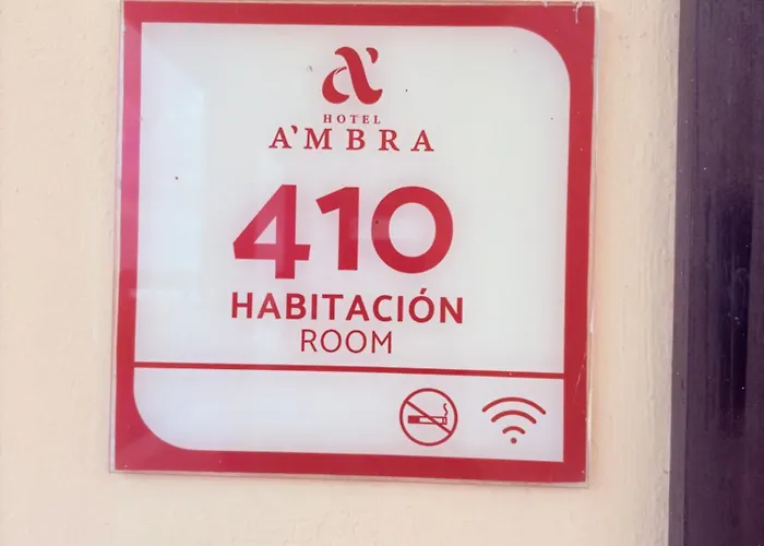Estudio De Lujo Con Cama King Y Vista Con Alberca