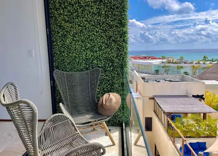 Sea View Studio W Rooftop Pool Near 5Th Ave