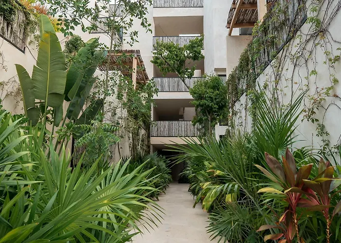 2-Story Penthouse With Private Jacuzzi 5 Min Beach