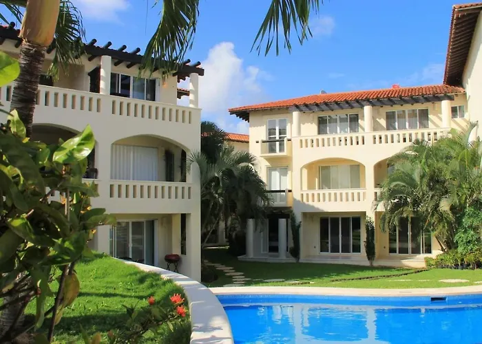 Ground Floor Condo, Steps From Coco Beach And 5Th Av