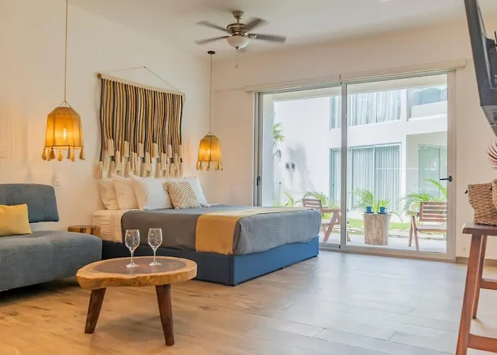 Caribbean Paradise Playacar - Pool & Beach Access
