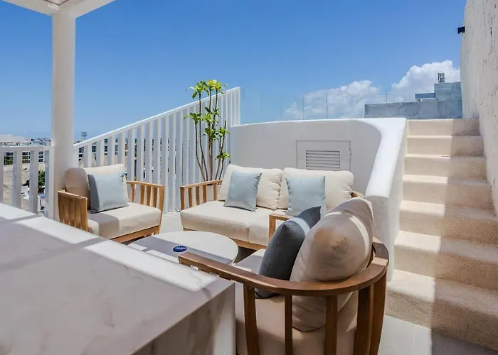 2Br Penthouse Private Rooftop Pool Near 5Th Ave