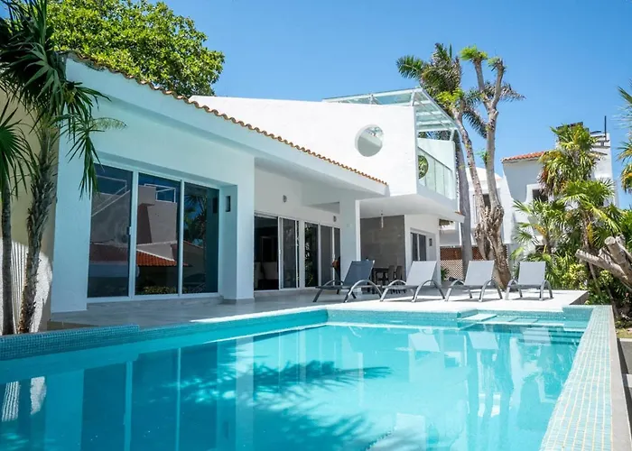 3Br Casa Matuk I Steps From Spectacular Beach I Private Pool