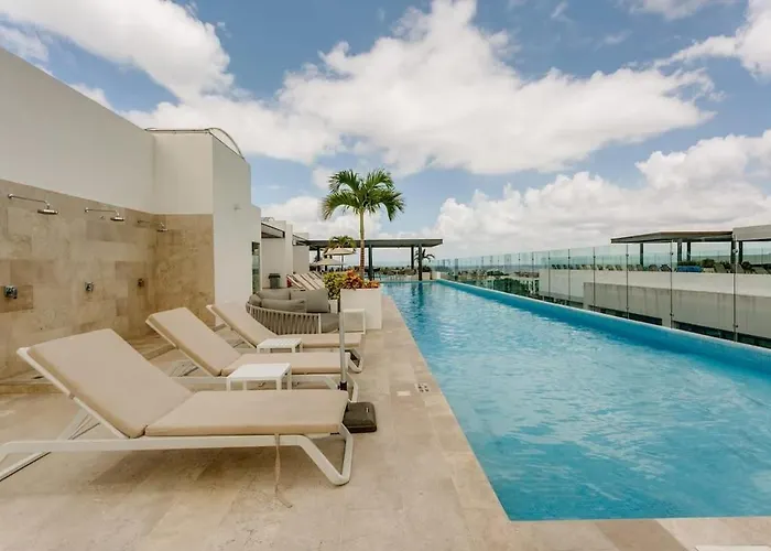 New Condo Roof Pool With Gym And Wifi Near 5Th Half Blk Kids Ok