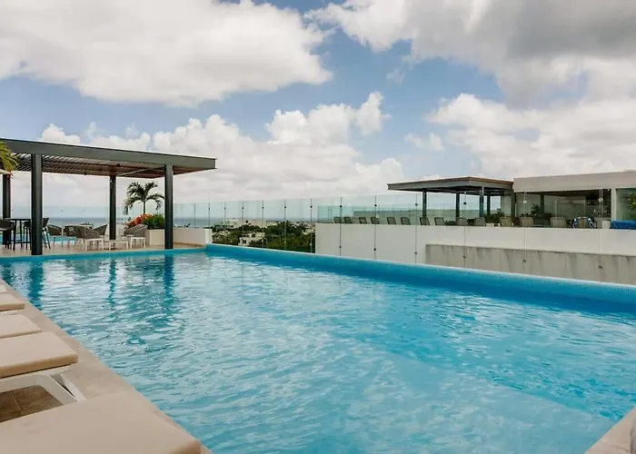 New Condo Roof Pool With Gym And Wifi Near 5Th Half Blk Kids Ok
