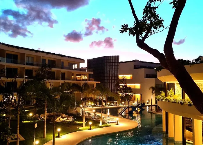 New Studio Pool Clubhouse The Leaf Playacar
